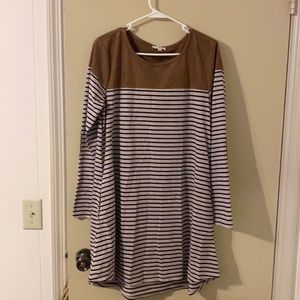 Umgee dress faux suede. Size large Great condition